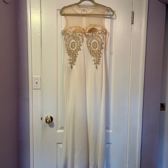 BabyOnline D.R.E.S.S, Ivory and gold mermaid gown - NWT - Size 8 - Picture 6 of 13